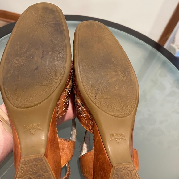 Pikolinos Brown Leather Floral Stitched Laser Cut Tan Leather Low Heel Sandals - Picture 10 of 10